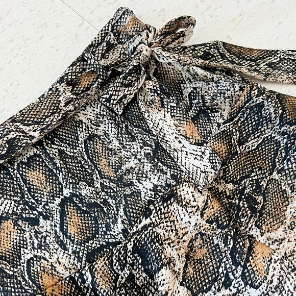 NWT β’ ZARA Satin Snakeskin Skort - Picture 5 of 9